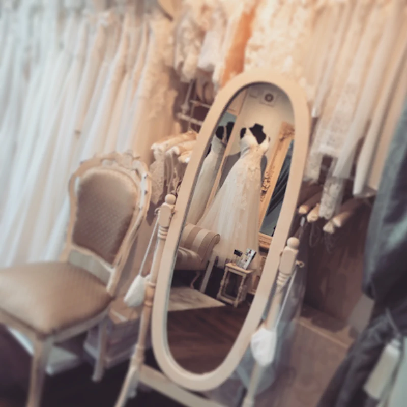 Raised viewing pedestal showing full cathedral train drape at The Bridal Room