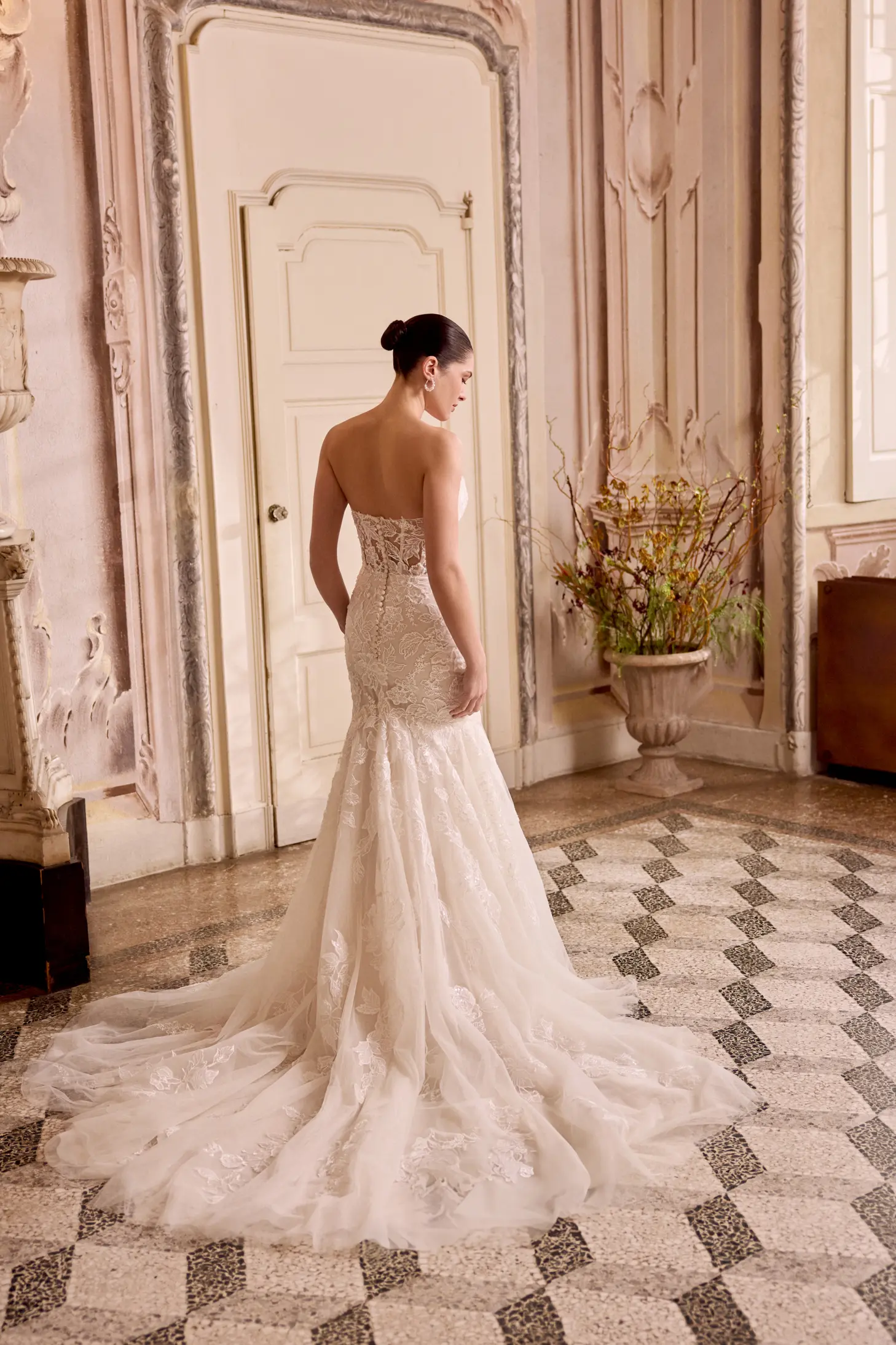 Lorenna detail view